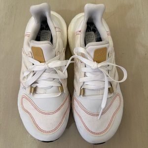 Adidas Boost women size 6